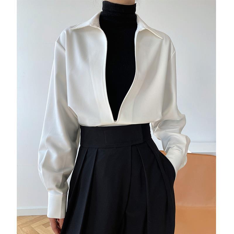 Valeria V Shirt